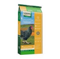 Nutrena NatureWise Chicken Feed Hearty Hen Crumble 40 lb. Bag